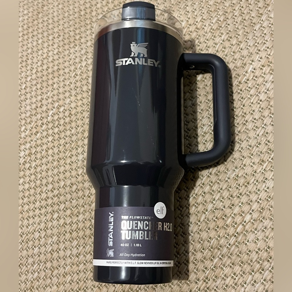 NWT - Stanley 40 oz Tumbler
